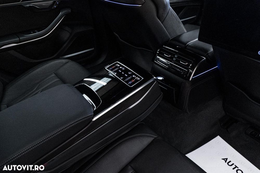 Audi A8 60 TFSI e quattro Tiptronic PHEV - 12
