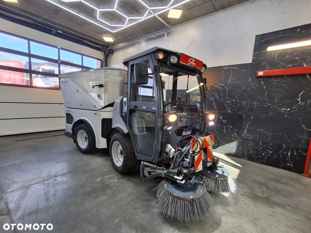 Inny HAKO Citymaster 1600 Zamiatarka Chodnikowa Euro6 PM2.5 Napęd 4x4 Rok: 2019 - 18