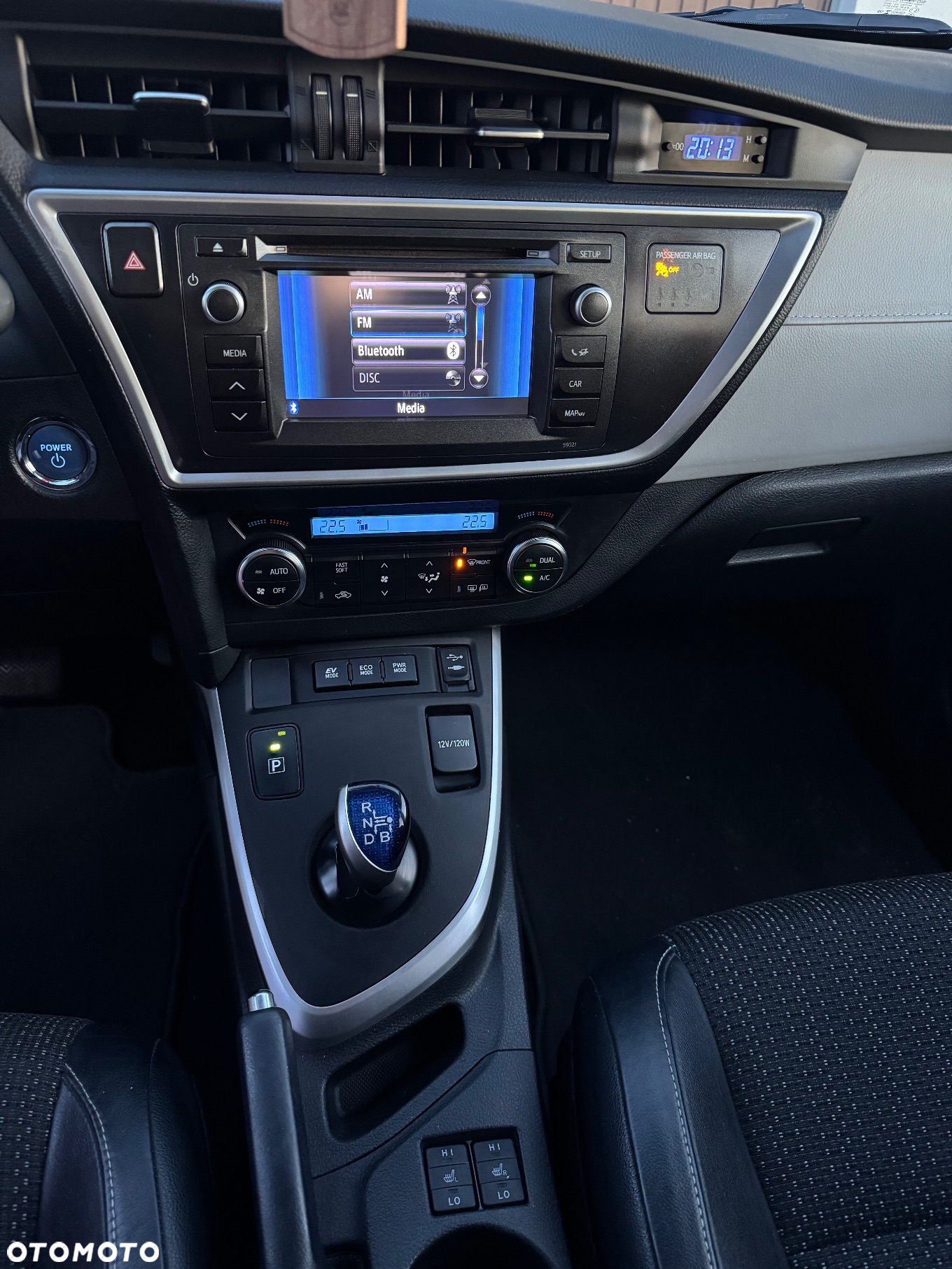 Toyota Auris Hybrid 135 Premium - 11