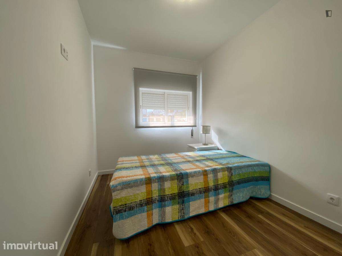 Quarto - localizado em Ramalde Porto - Grande imagem: 3/12