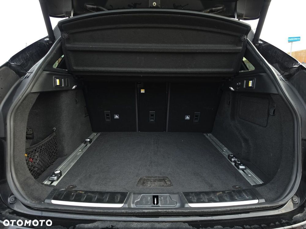 Jaguar F-Pace 5.0 V8 S/C AWD SVR - 40