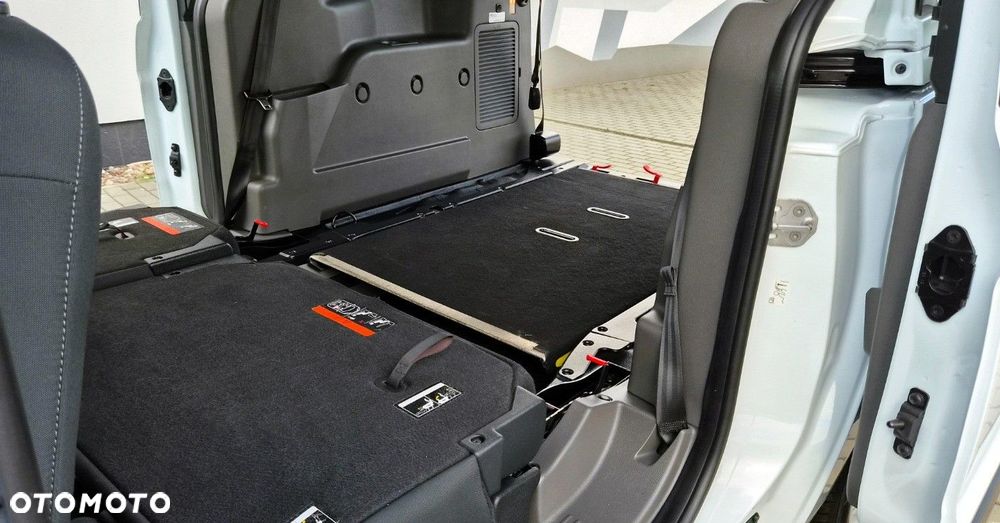Ford Transit Connect - 28