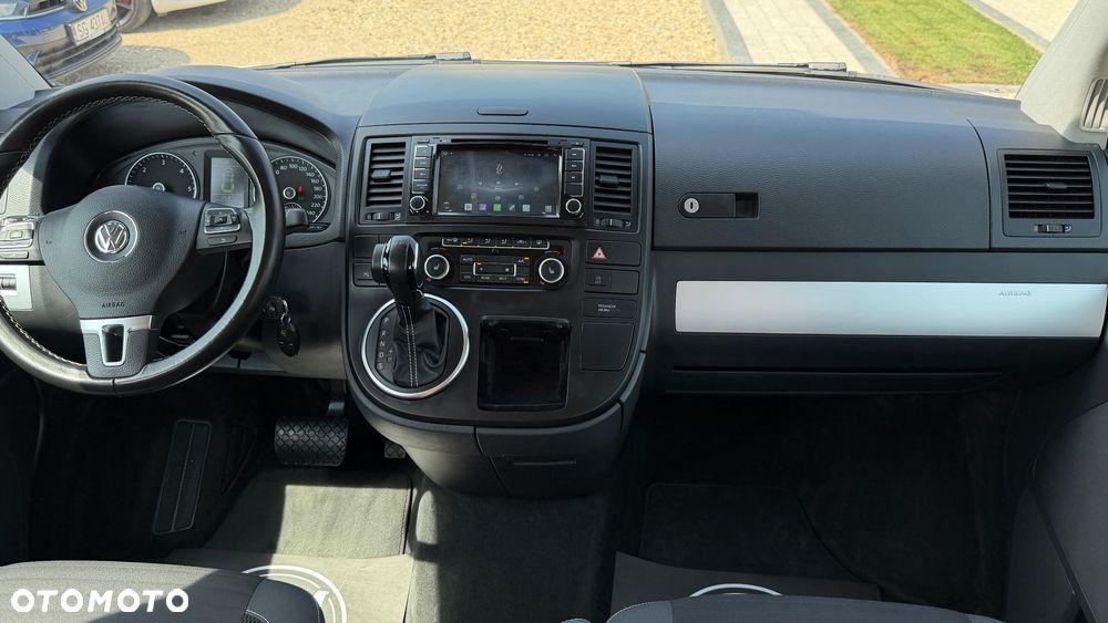 Volkswagen Multivan - 27