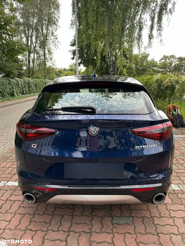Alfa Romeo Stelvio - 10