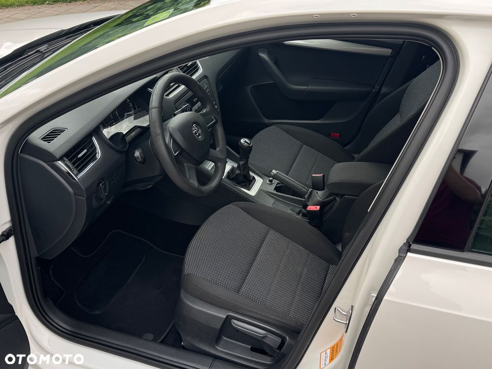 Skoda Octavia 1.6 TDI Ambiente - 10