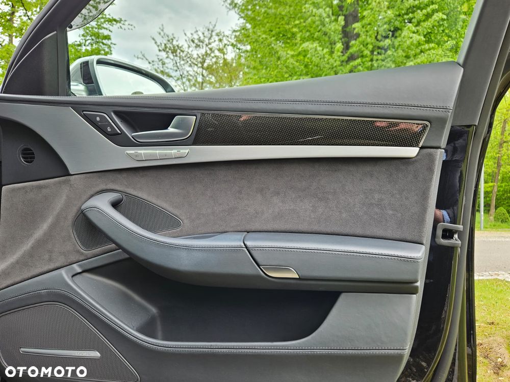Audi S8 - 13
