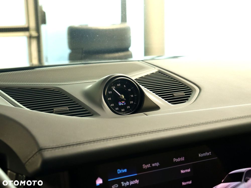 Porsche Cayenne Standard - 30