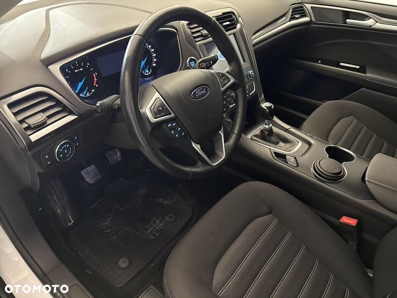 Ford Mondeo - 10