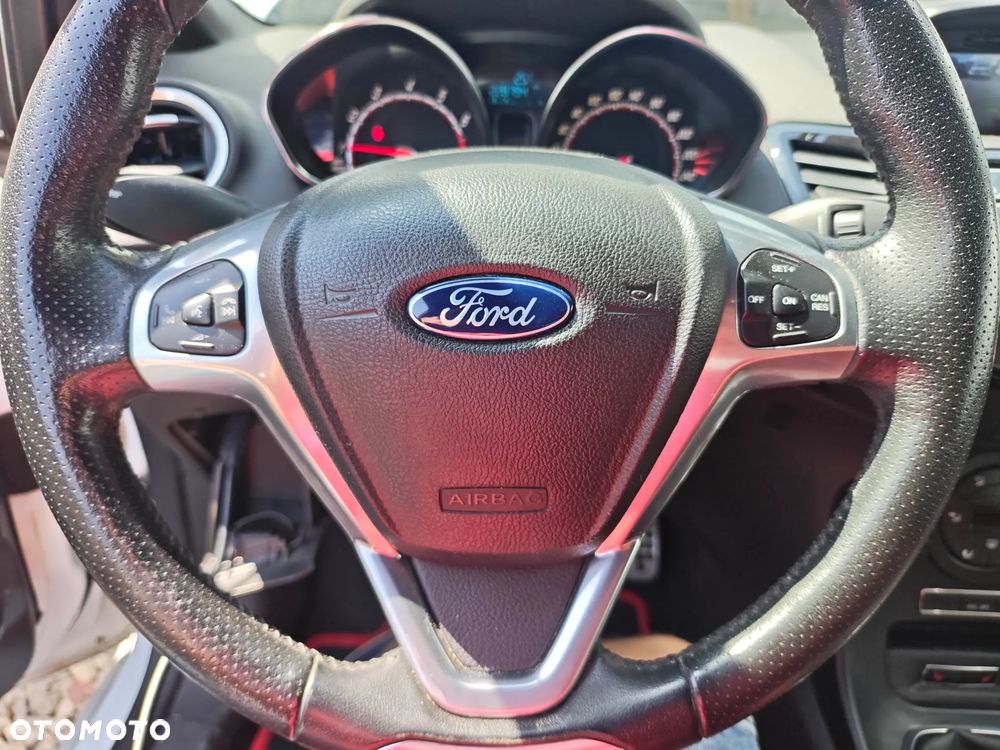 Ford Fiesta 1.6 EcoBoost ST - 24
