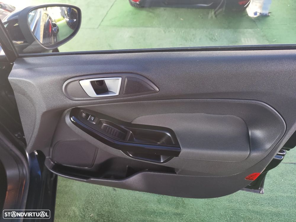 Ford Fiesta 1.5 TDCi Titanium - 30