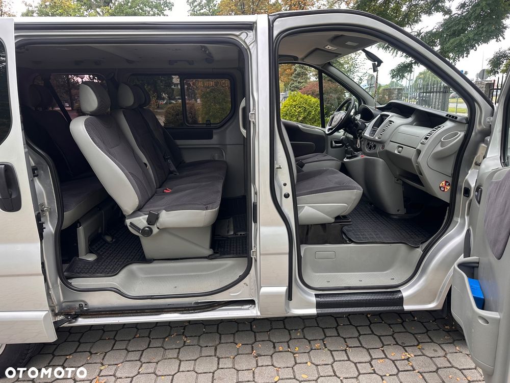 Renault Trafic Grand Passenger Expression - 6