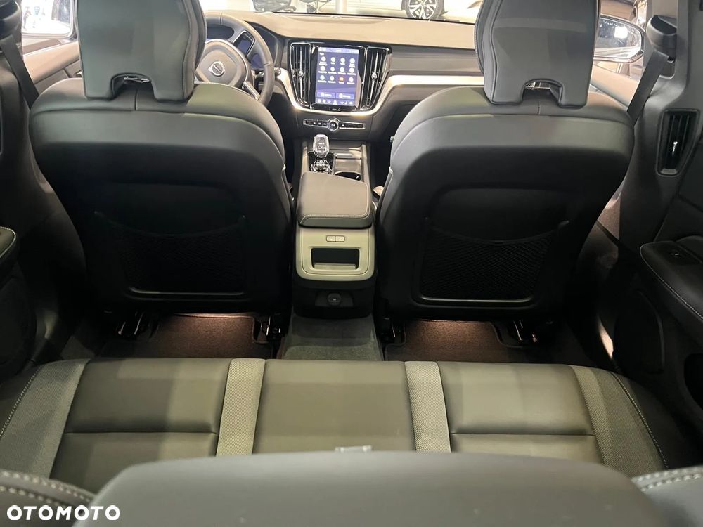 Volvo V60 B4 B Ultimate Dark - 25