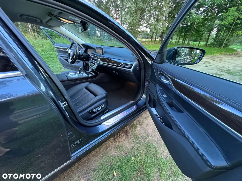 BMW Seria 7 730d xDrive - 26