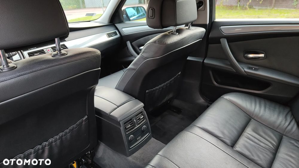 BMW Seria 5 520d - 35