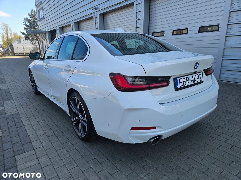 BMW Seria 3 330i - 4