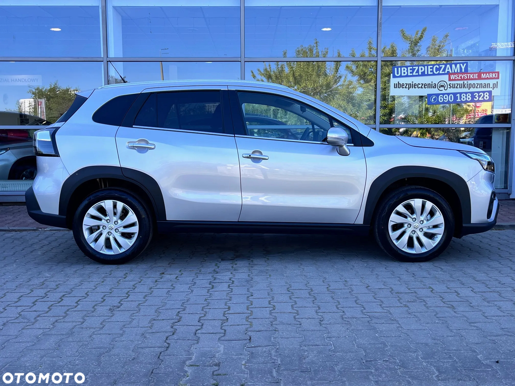 Suzuki SX4 S-Cross 1.5 DualJet Hybrid Premium AGS - 4