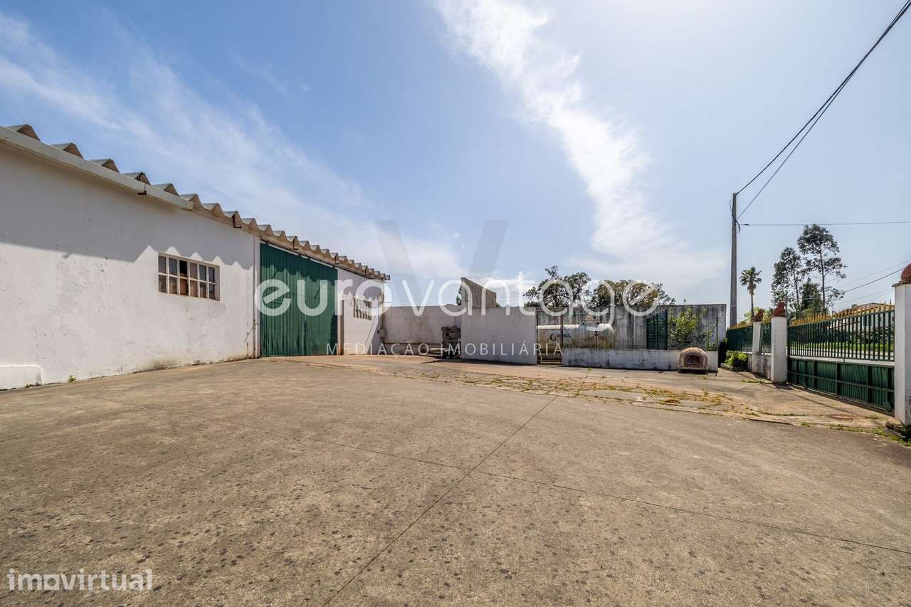 Pavilhão Industrial c/ 1.980 m² sito no Juncal - Grande imagem: 2/23