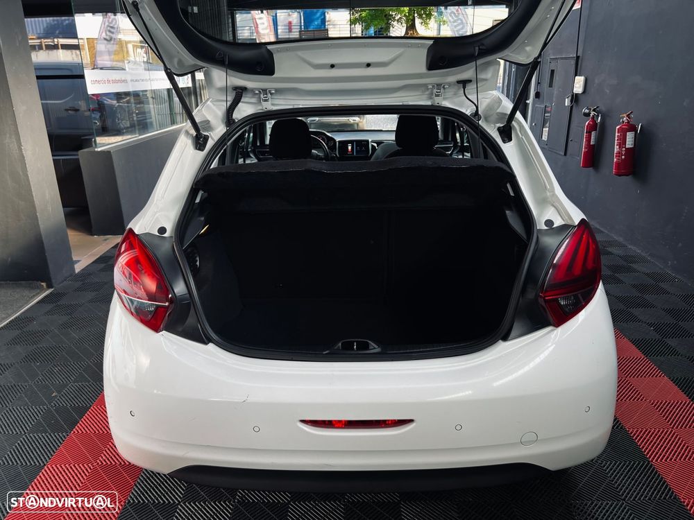 Peugeot 208 1.6 BlueHDi Style - 31