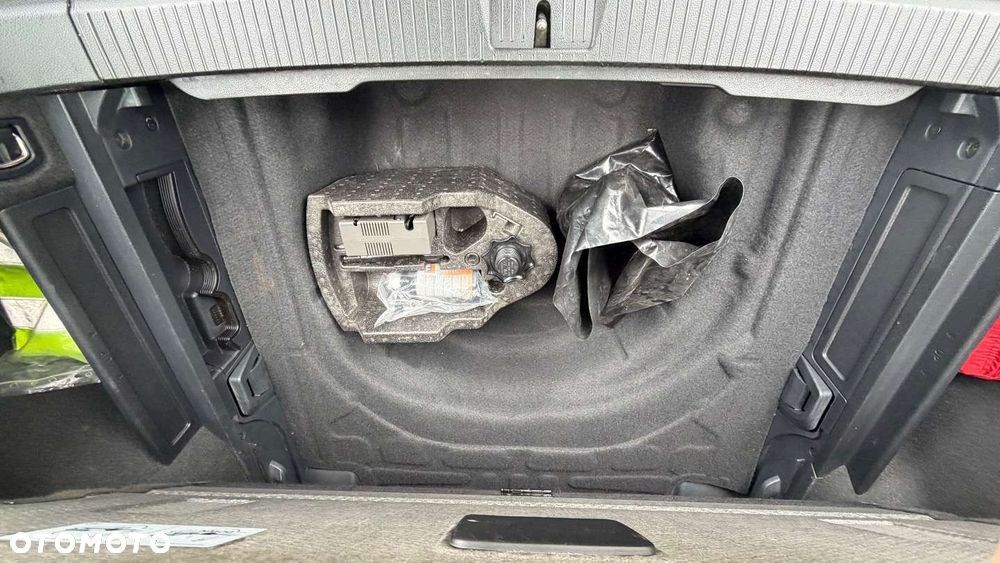 Volkswagen Passat - 28