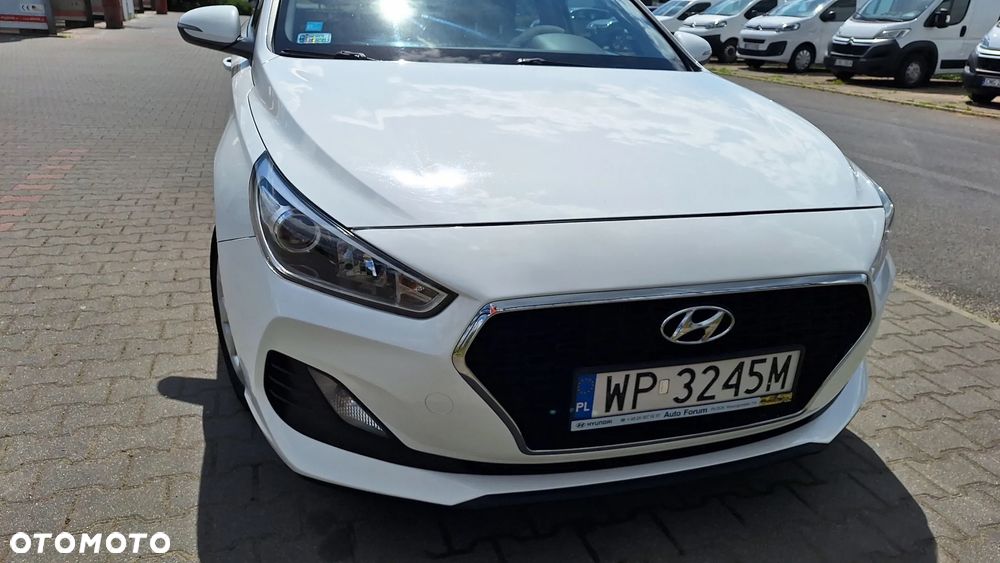 Hyundai i30 1.6 D Classic + - 7