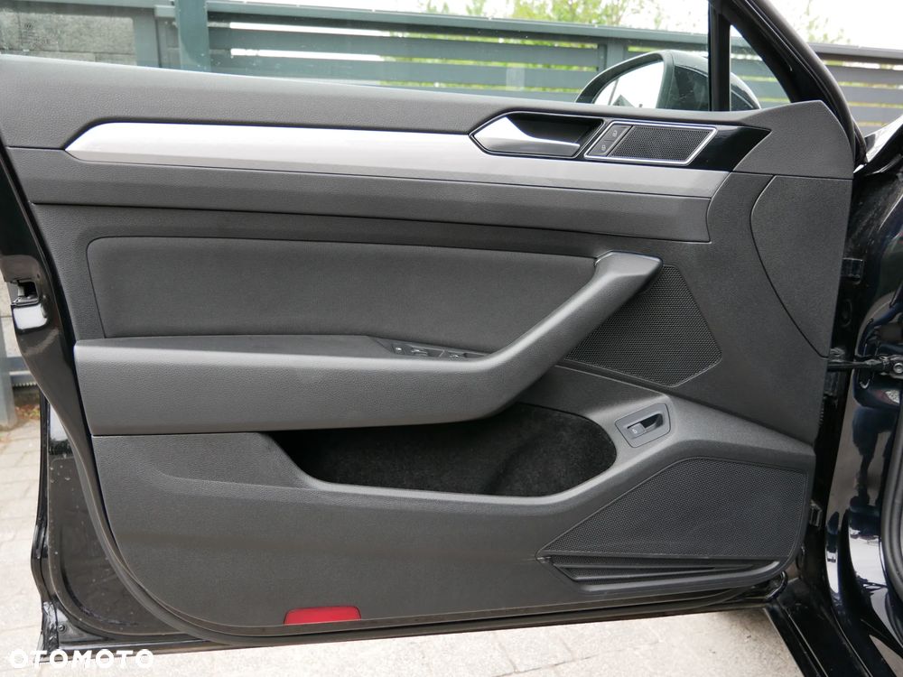 Volkswagen Passat 2.0 TDI EVO Business - 32