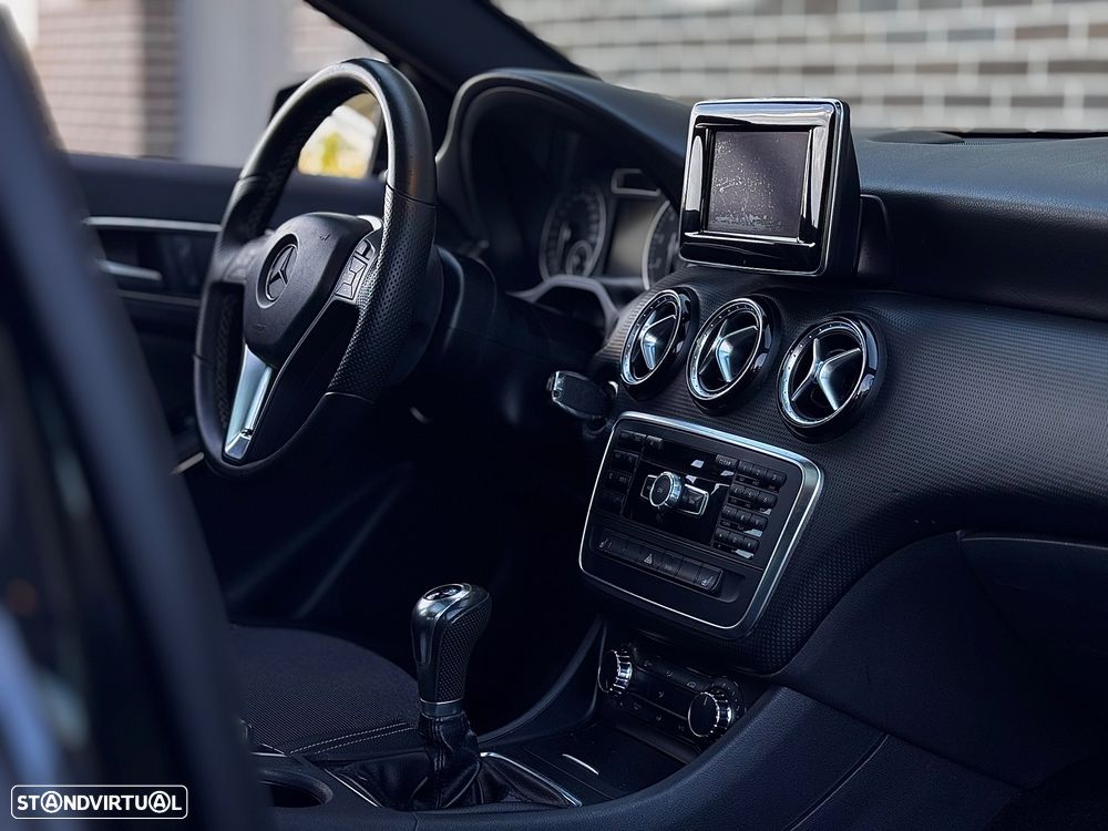 Mercedes-Benz A 180 (BlueEFFICIENCY) - 10