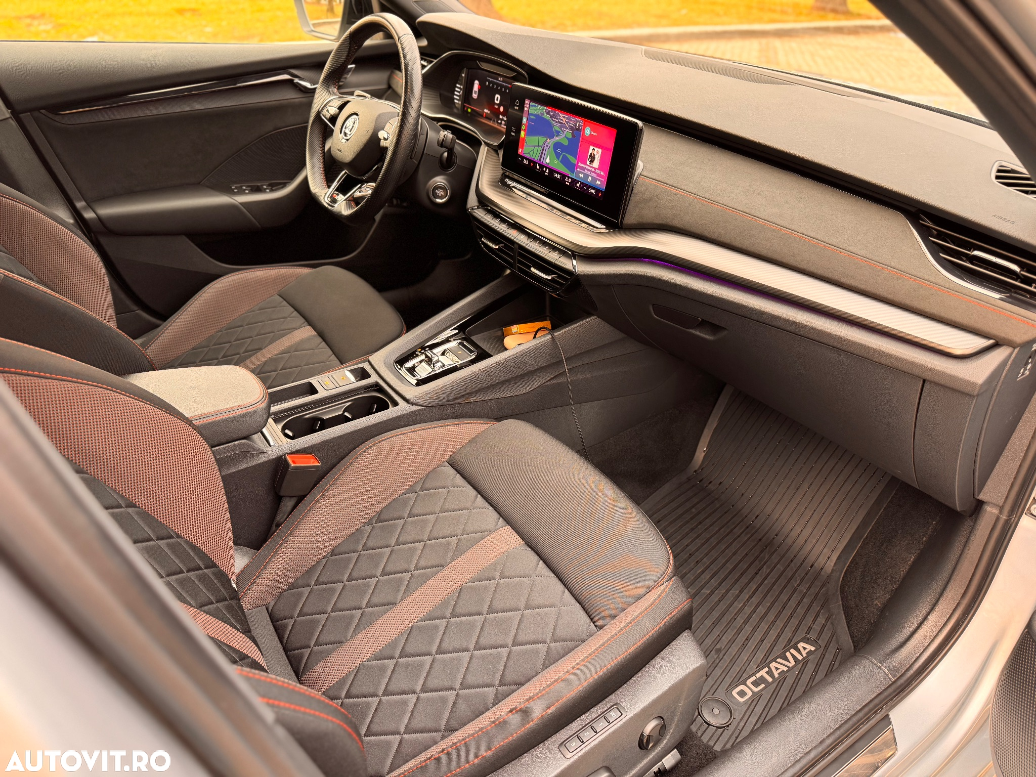 Skoda Octavia 2.0 TSI DSG RS - 10