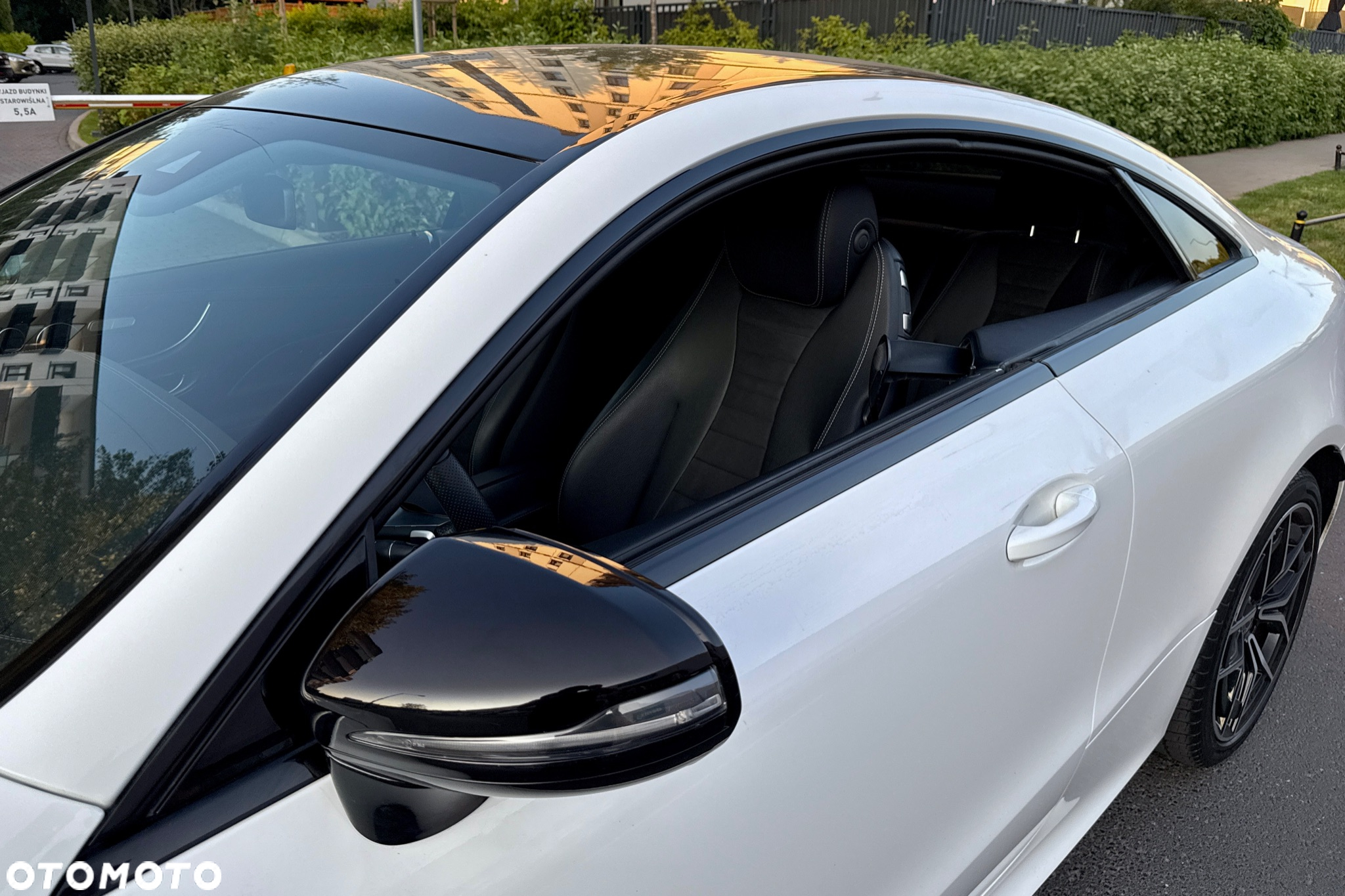 Mercedes-Benz Klasa E 220 d Coupe 4-Matic AMG - 26