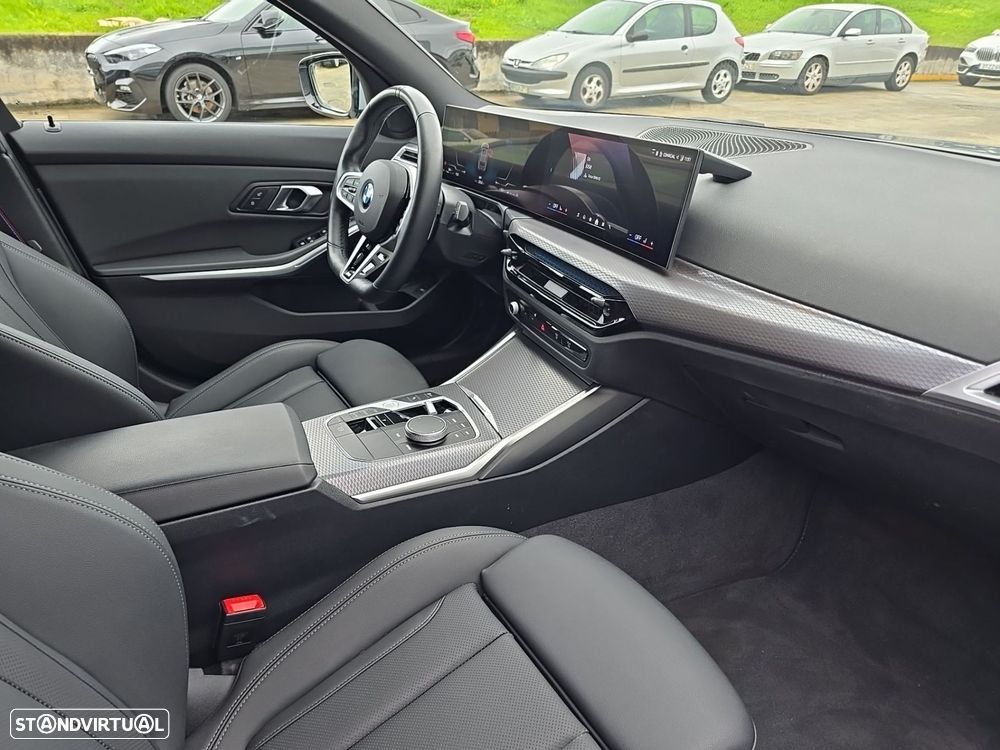 BMW 320 d Pack Desportivo M Pro Auto - 38