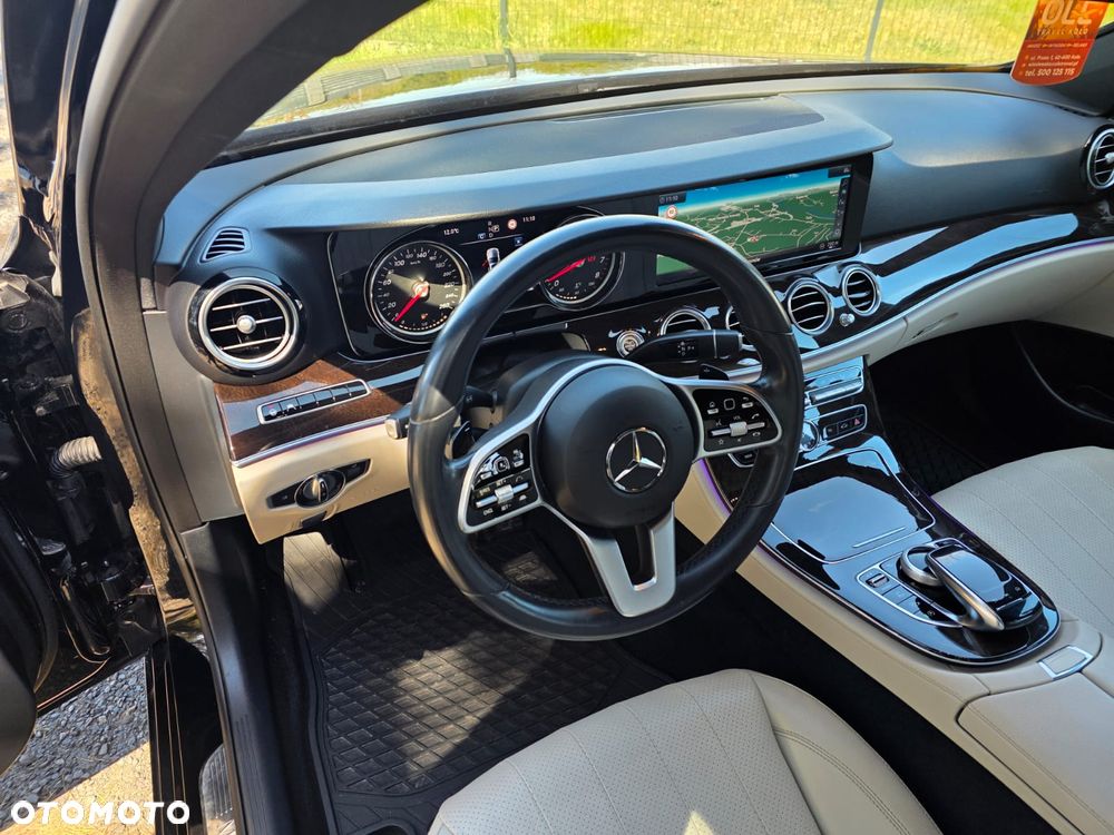 Mercedes-Benz Klasa E 450 4-Matic 9G-TRONIC - 28