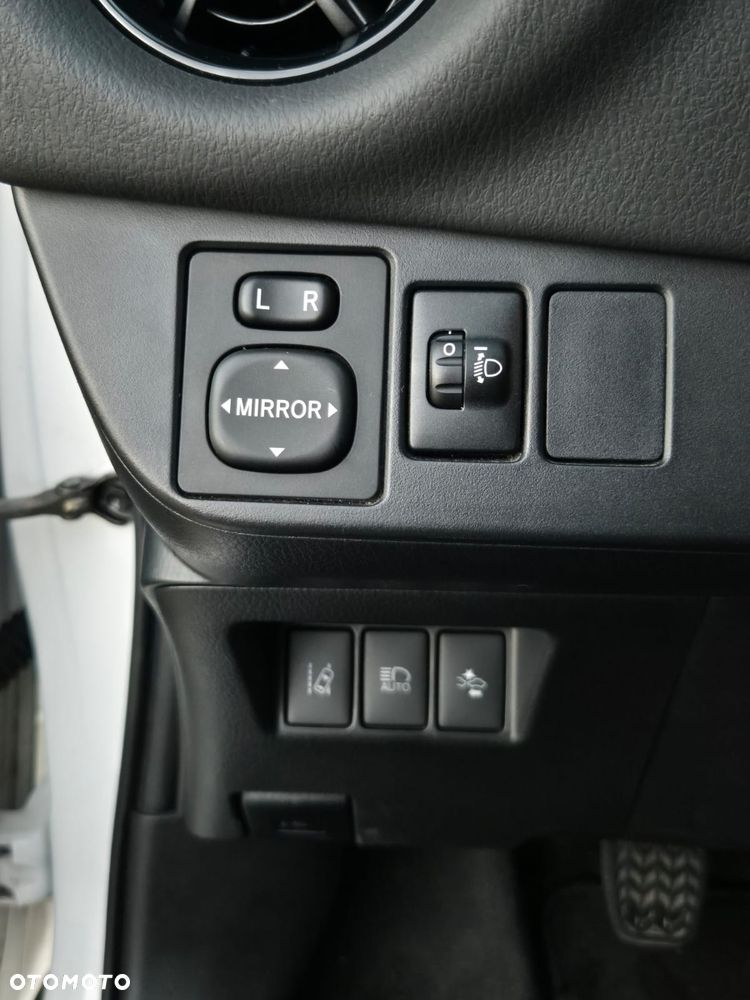 Toyota Yaris 1.5 Premium - 26