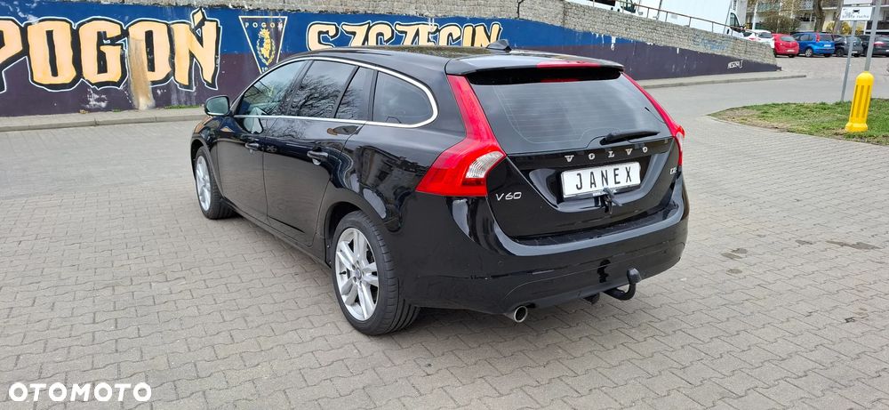 Volvo V60 D2 Summum - 8