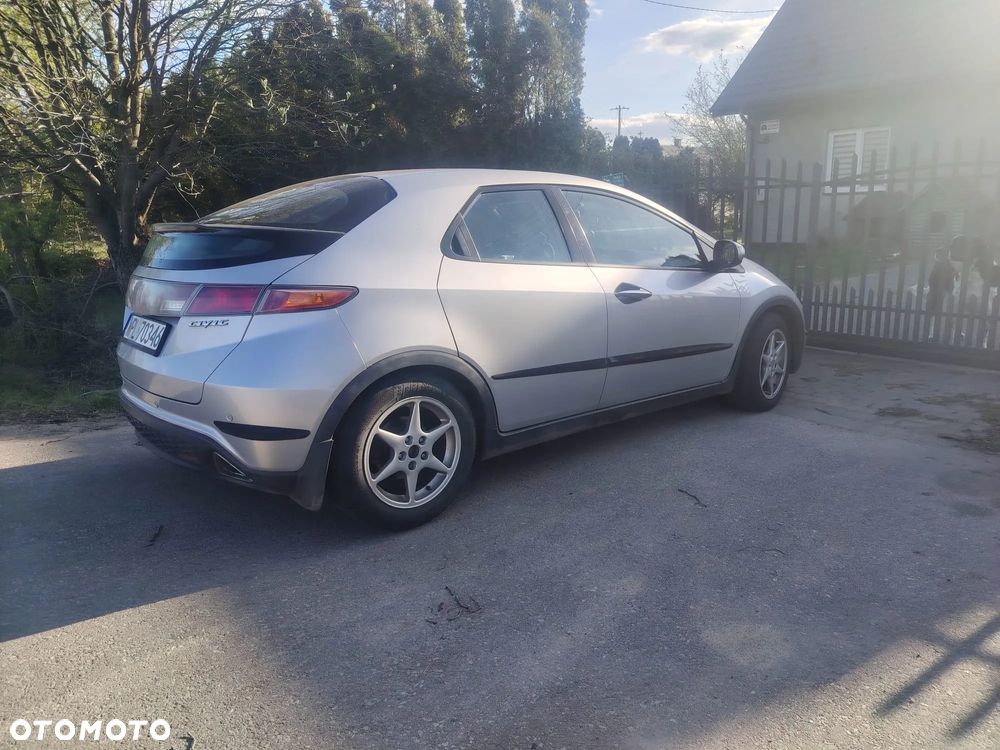 Honda Civic 1.8 Comfort - 3