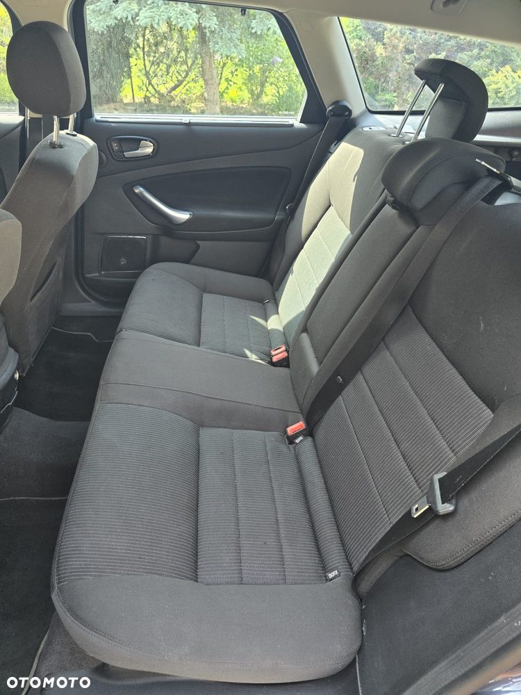 Ford Mondeo 2.0 Ambiente - 10