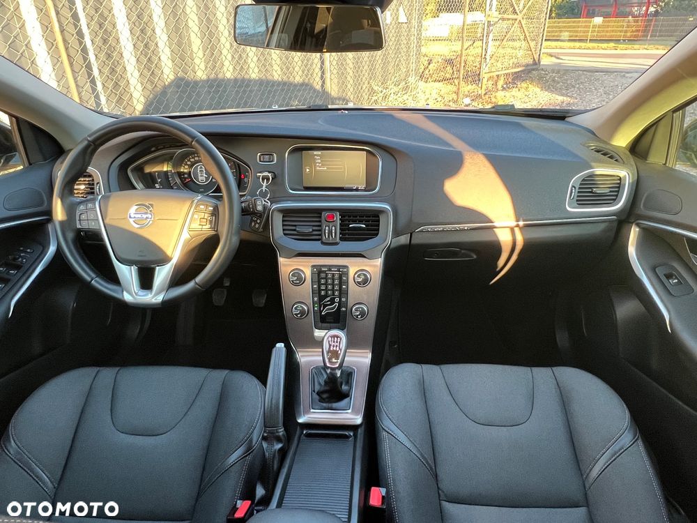 Volvo V40 Cross Country D2 Momentum - 8