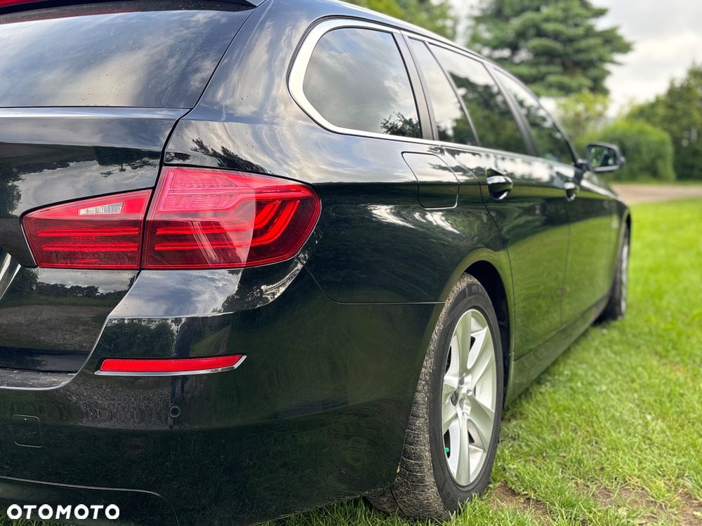 BMW Seria 5 525d xDrive - 4