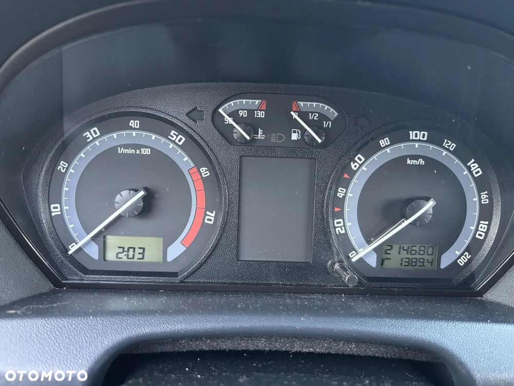 Skoda Fabia - 10