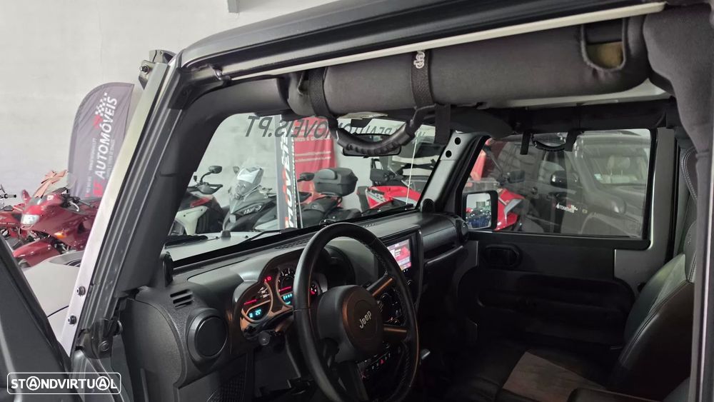 Jeep Wrangler 2.8 CRD ATX Sport - 34