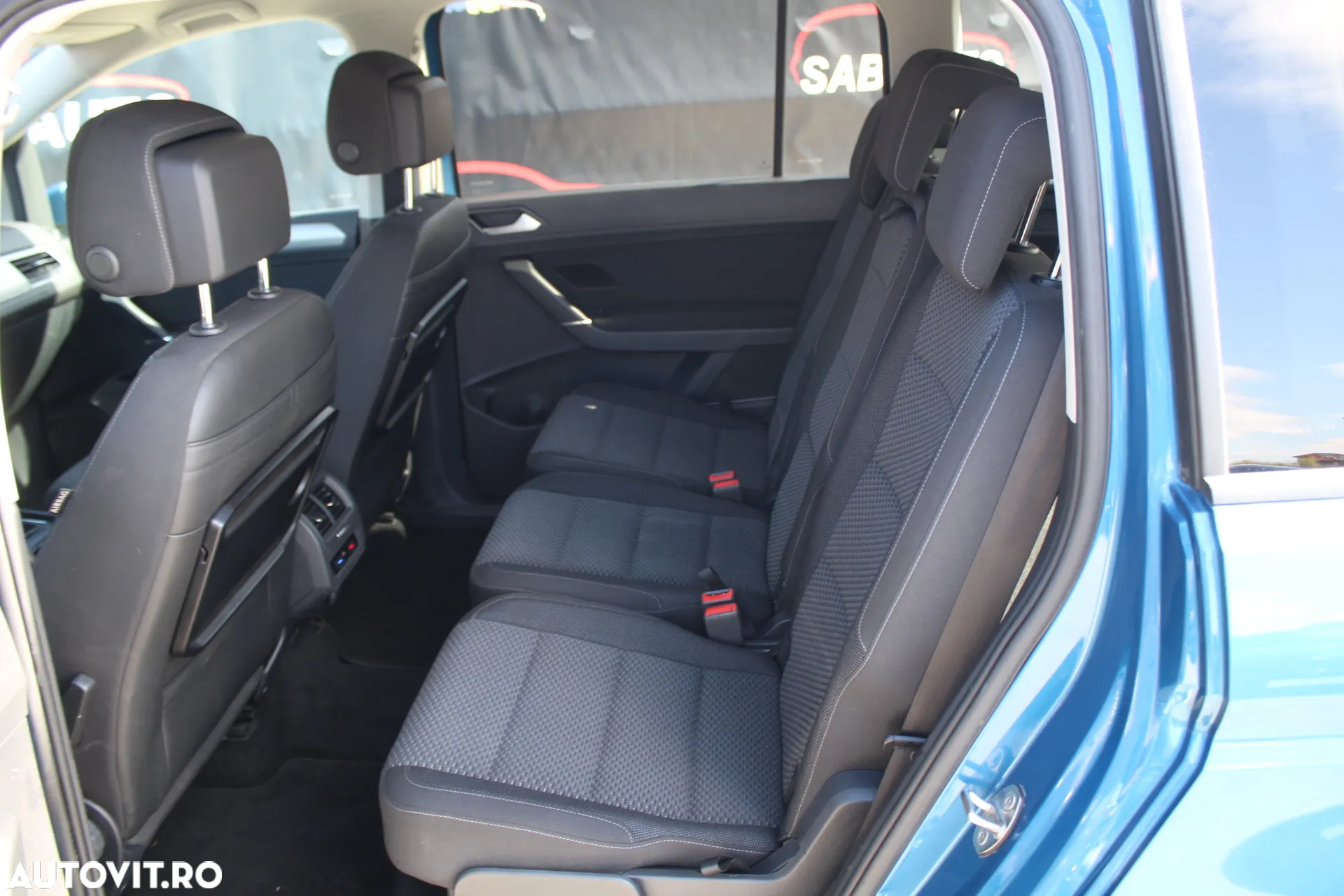 Volkswagen Touran 1.6 TDI SCR BlueMotion Technology DSG Comfortline - 19