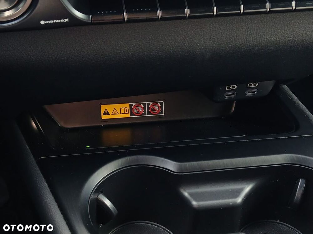 Lexus UX 300h F Sport AWD - 32