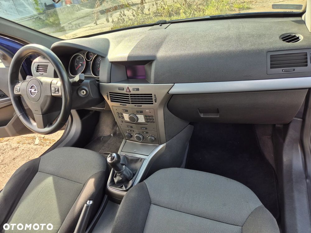 Opel Astra 1.9 CDTI - 14