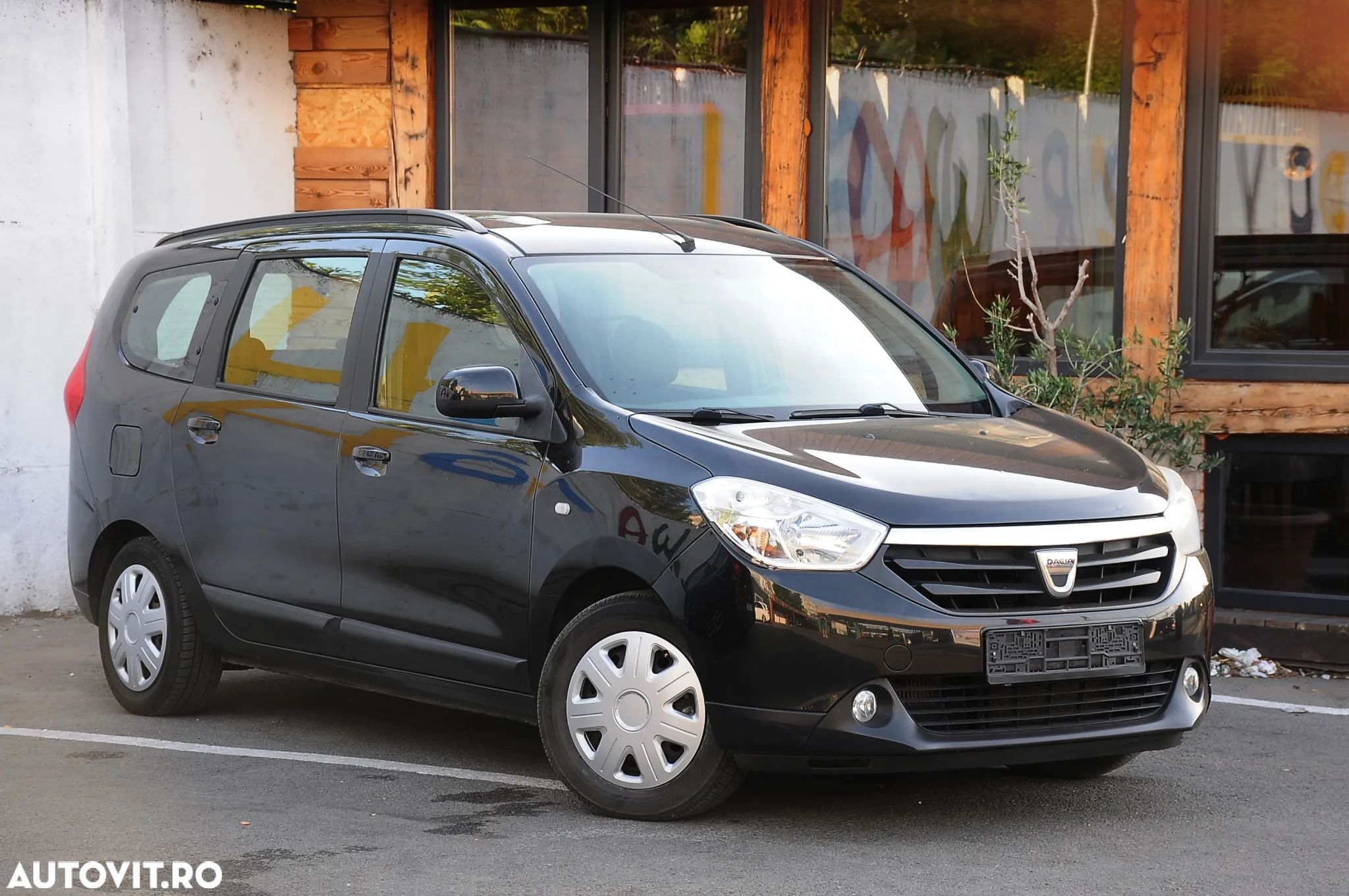 Dacia Lodgy 1.5 dCi 90 CP Ambiance - 1