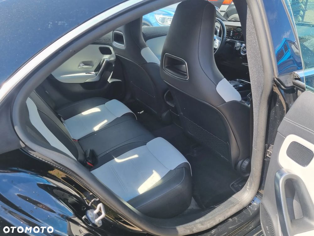Mercedes-Benz CLA 220 4Matic 7G-DCT AMG Line - 27