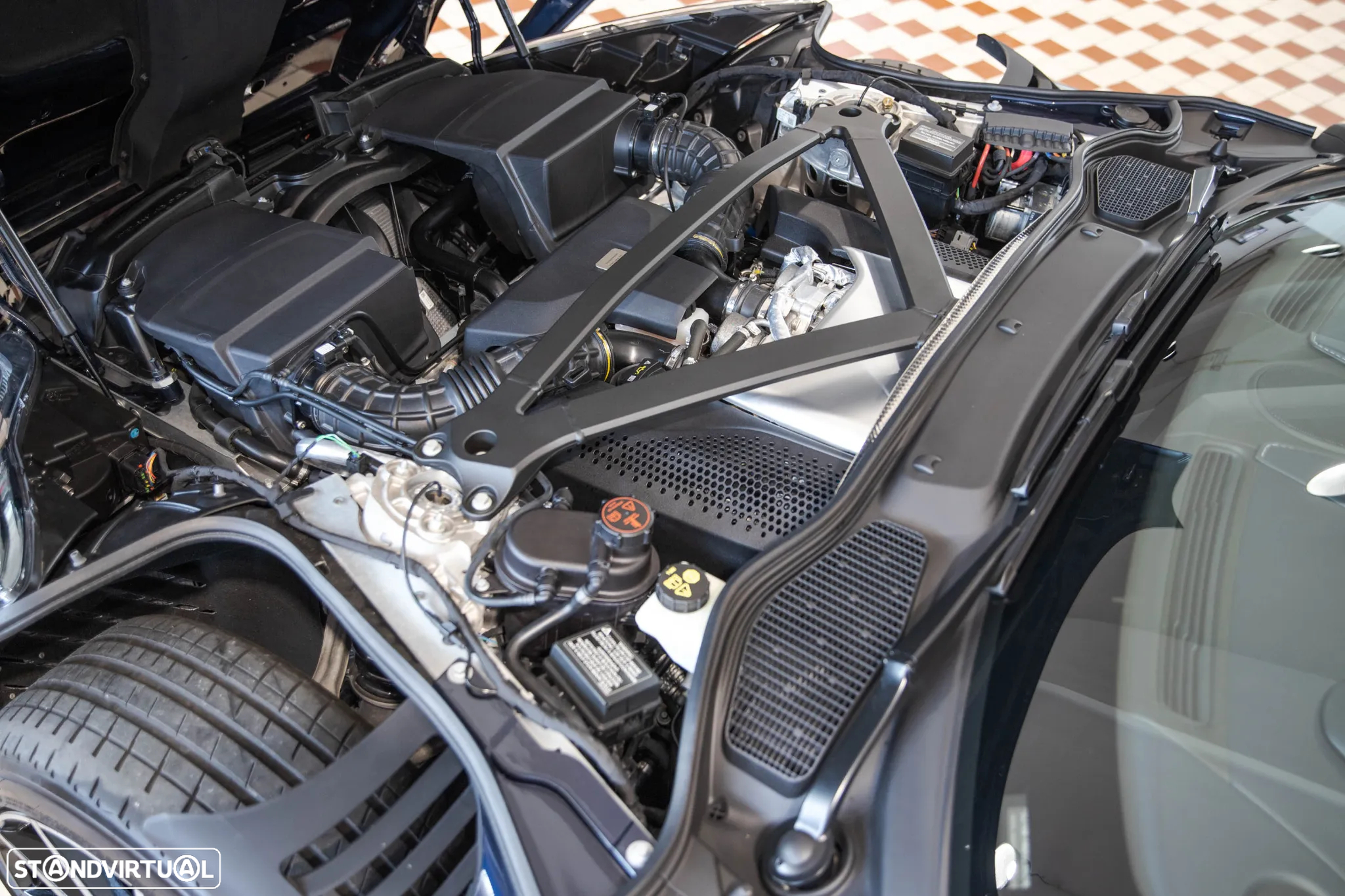 Aston Martin DB11 Coupé V8 Auto - 17