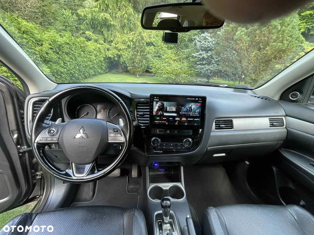 Mitsubishi Outlander 2.0 Instyle Navi 4WD CVT - 12