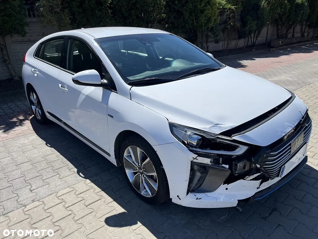 Hyundai IONIQ - 4