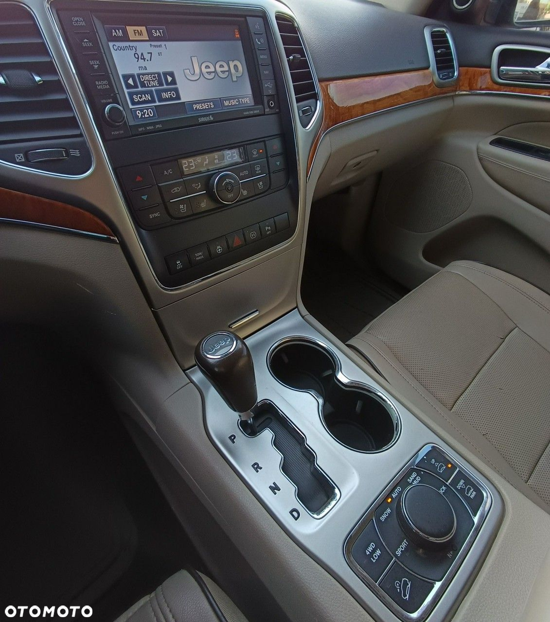 Jeep Grand Cherokee - 14