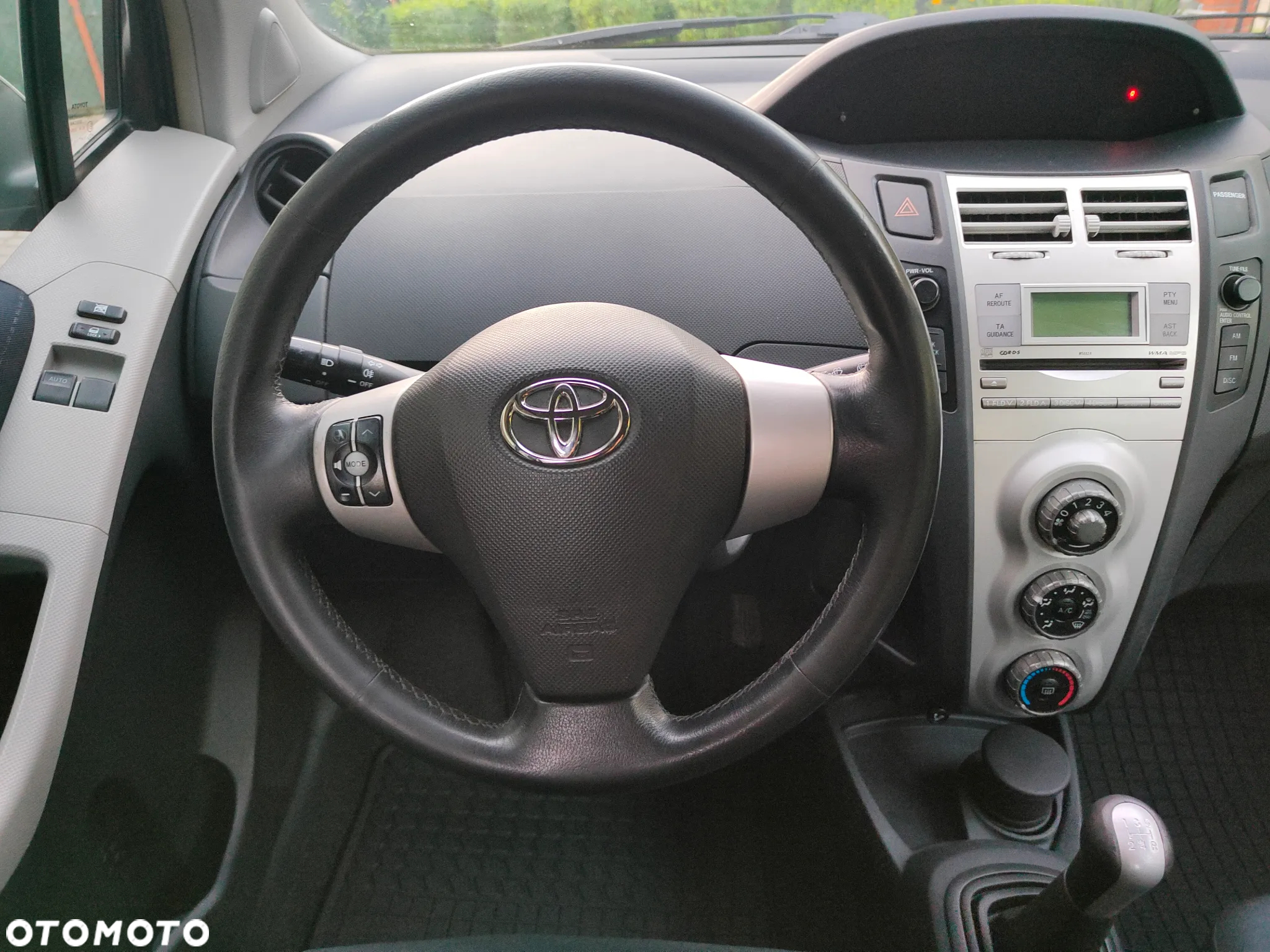 Toyota Yaris 1.3 Sol - 15