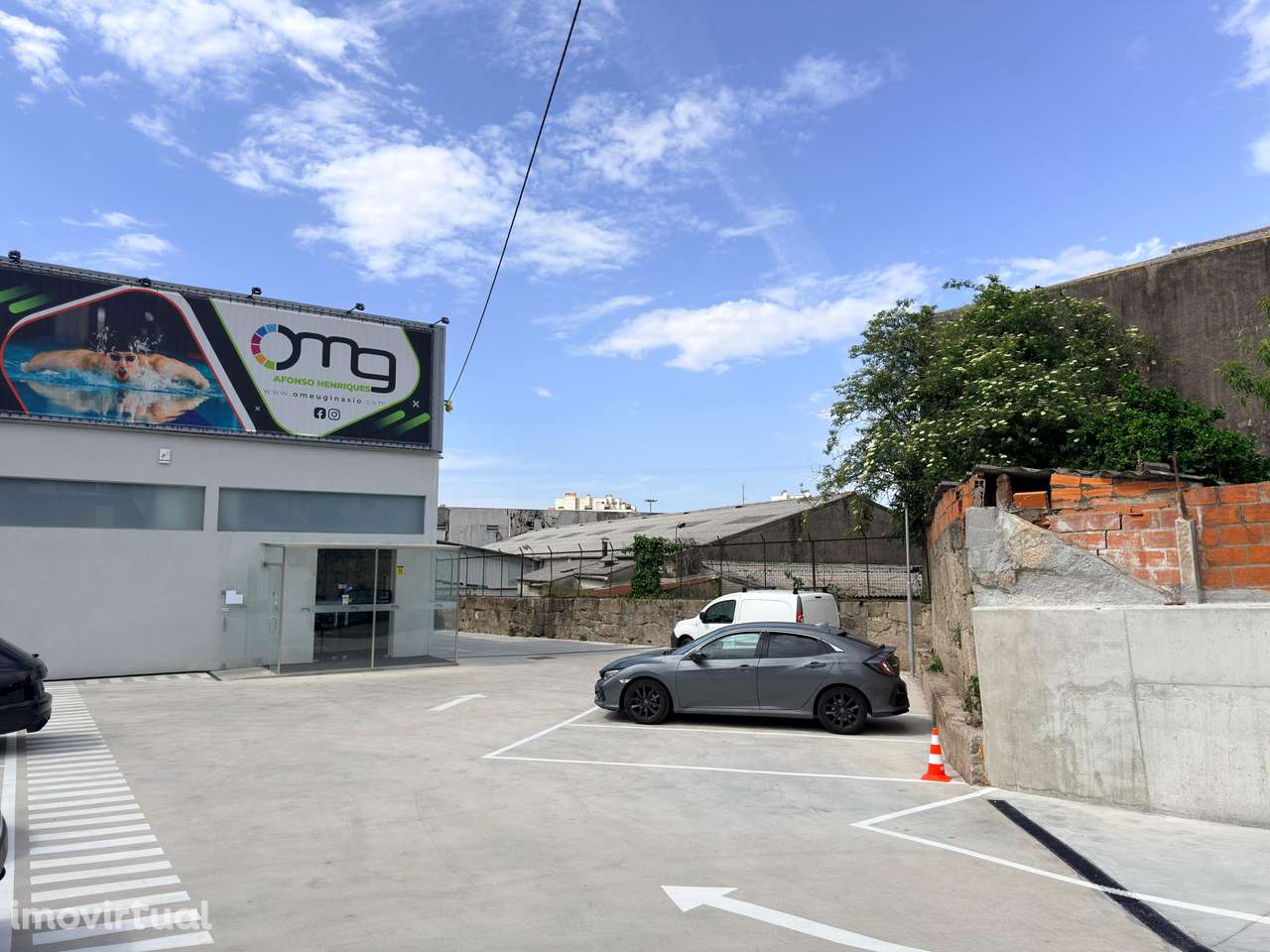 Novo espaço para loja ou restaurante Pedrouços Maia 1250m2 - Grande imagem: 2/7
