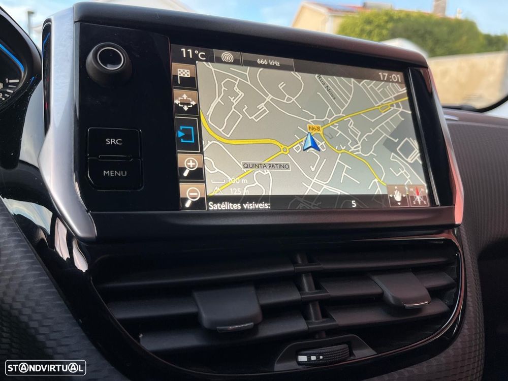 Peugeot 2008 1.2 PureTech Allure - 24